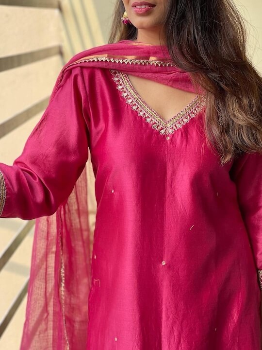 Thread Work V-Neck Straight Kurta with Trousers & With Dupatta